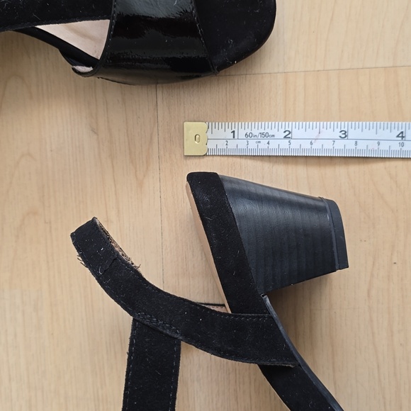 Caprice On Air Black Leather Block Heels Sabndals Size 36 US 5.5 - Picture 11 of 11